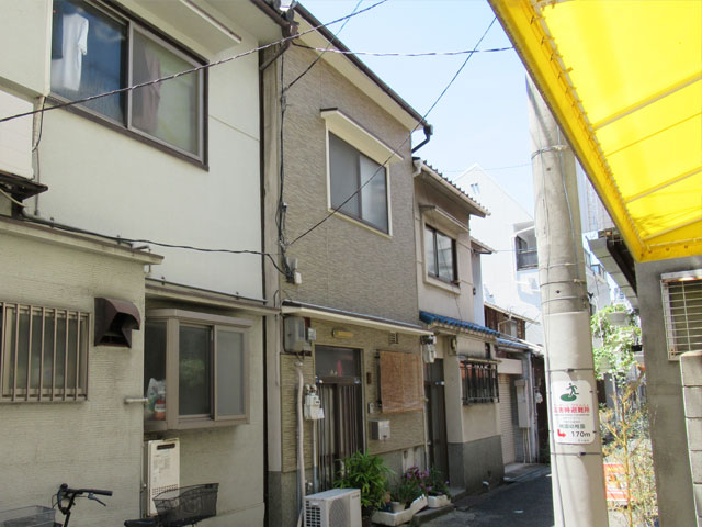 大阪市中央区谷町S様邸　外壁サイディング・屋根葺き替えリフォーム施工事例