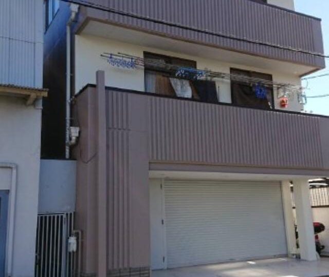 東大阪市高井田中 P様　屋根アステック・外壁シリコンリフォーム施工事例