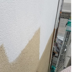 外壁シーラー塗布（下塗り）