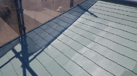 屋根ガイナ塗装２回目(上塗り)