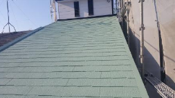 屋根ガイナ塗装完了