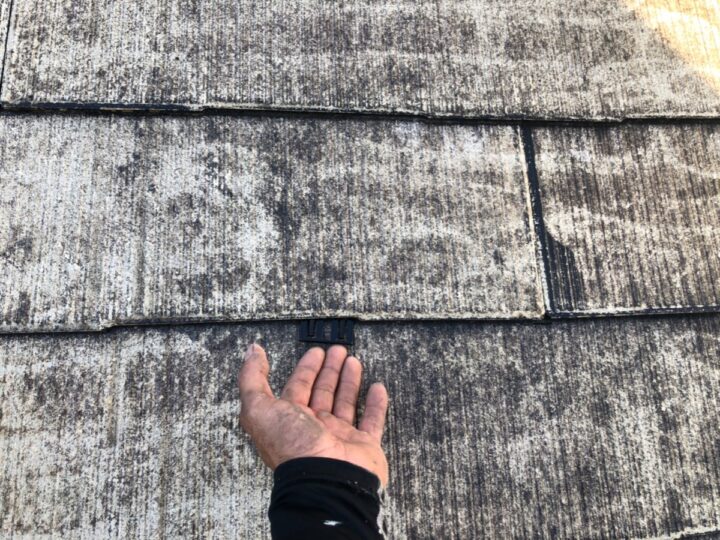 屋根塗装工事　縁切り