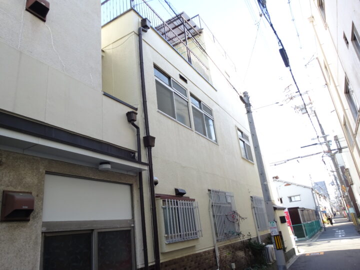 大阪市西成区萩之茶屋　I様邸　ベランダ解体・棟板金・波板張替え・トタン塗装工事