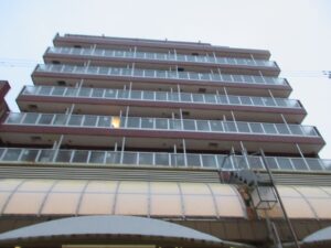 大阪市浪速区恵比寿東1丁目 Eホテル様 軒天・フェンス塗装工事
