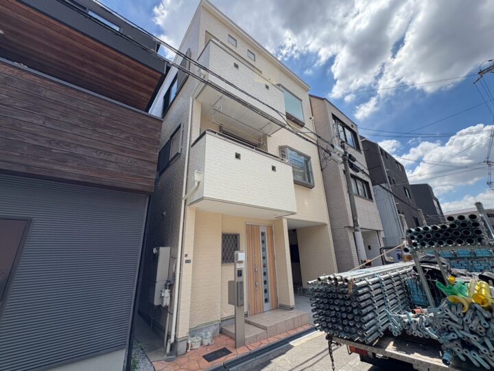 大阪市天王寺区勝山2丁目　Y様邸　外壁塗装工事、屋根塗装工事、防水工事、窓工事
